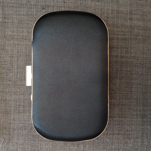 Elegant evening clutch - Picture 3 of 6